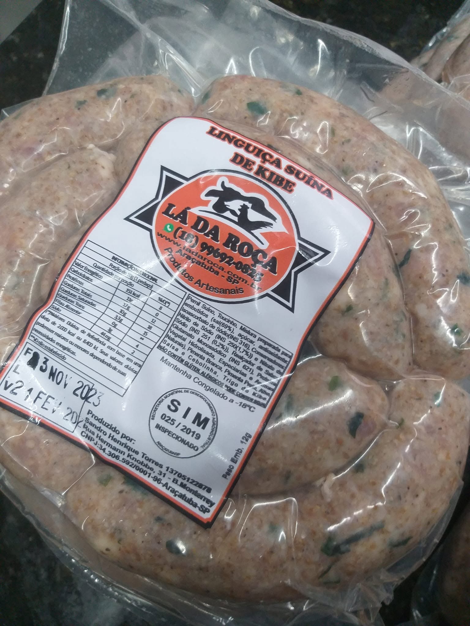 Linguiça suína de kibe artesanal Lá da Roça